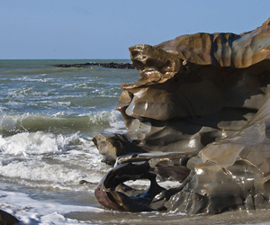 Wangaloa Domain - pure, well-sorted, finely laminated limestone which is being eroded by the sea. 