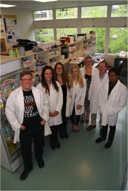Prof Dearden and his lab members in 2015.