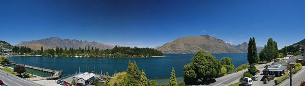 Queenstown panorama of lake