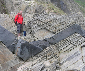 Dyke and sill intrusion into Dalradian quartzites, Donegal