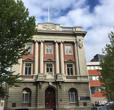 Image of zoology Department with Marples buiding entrance to the fore and the newer Benham Building tio the right