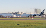 Aeroplanes on tarmac image by Luke Pilkinton-Ching, University of Otago, Wellington