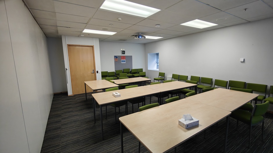 Example of Hunter Centre rooms HU118-123 showing movable tables and chairs and a removable dividing wall