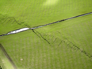 Photo of the fault from a helicopter the far side is downthrown slightly and offset to the right. Photo by Richard Jongens, GNS Science