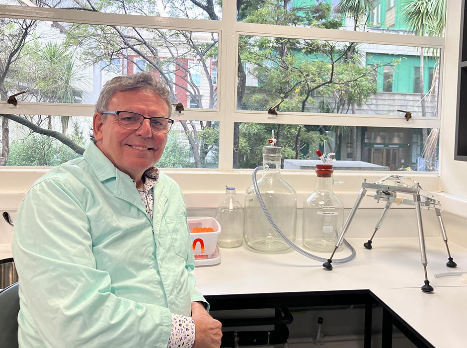 John-Reynolds in laboratory