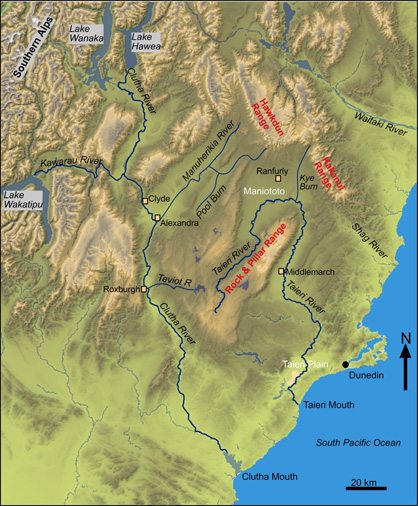 Topographic map of east and central Otago, showing the contrasting courses of the >200 km long Clutha and the Taieri Rivers