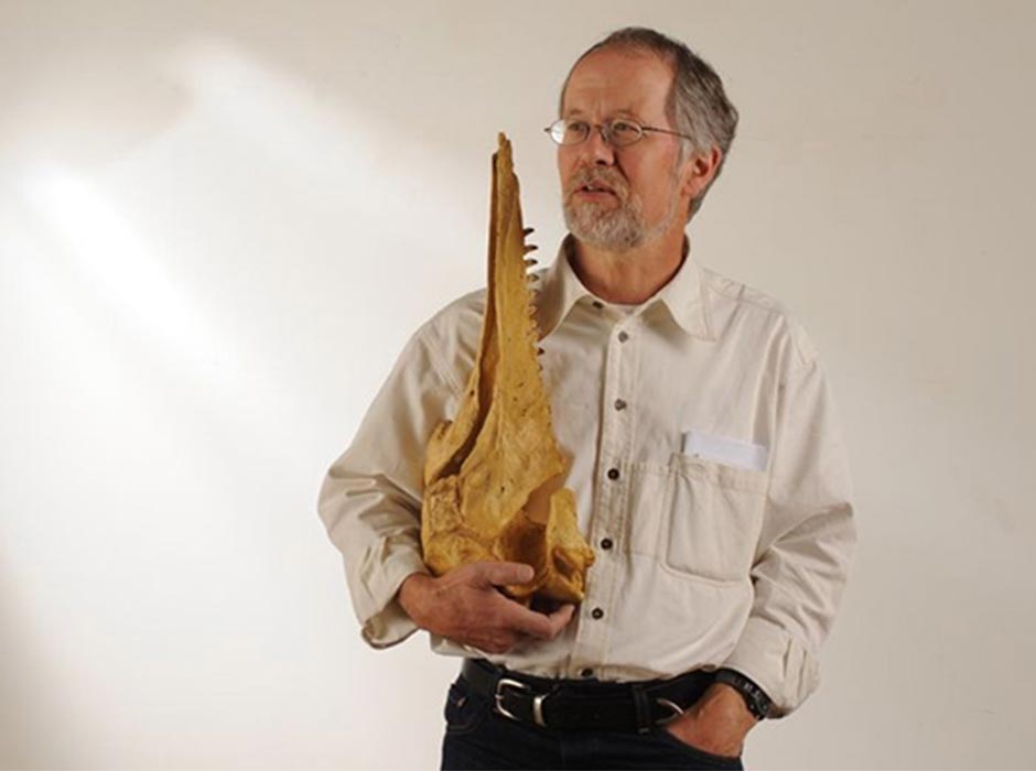 The late Emeritus Professor Ewan Fordyce, a renowned vertebrate palaeontologist who had a 40-year career atthe University of Otago.
