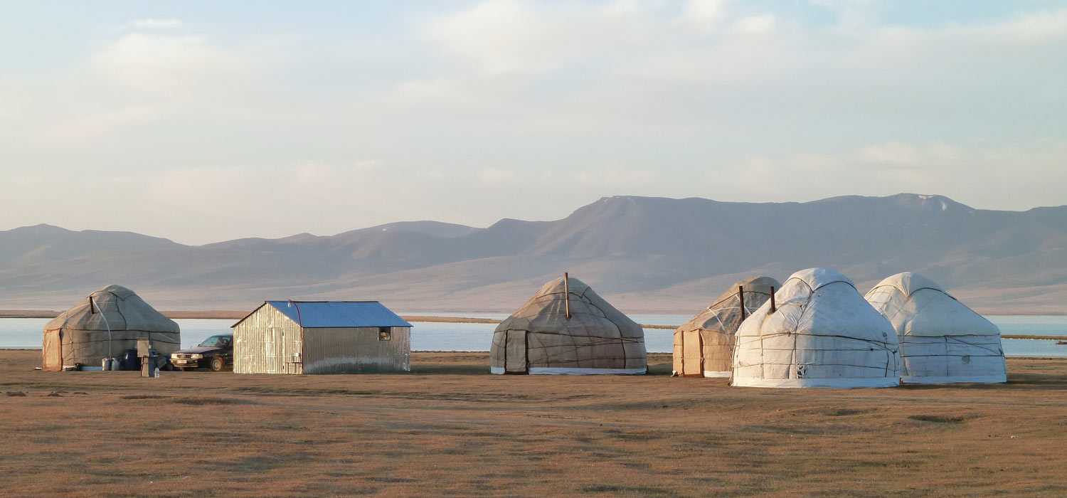 Woolfield yurts banner