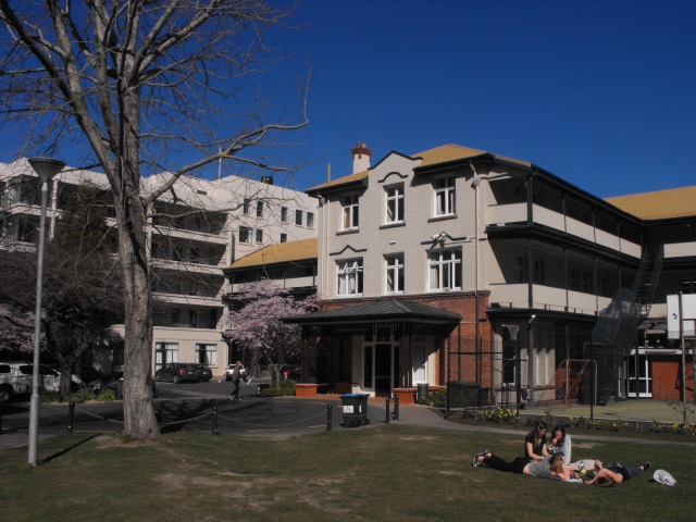 Cumberland College lawn and building. 