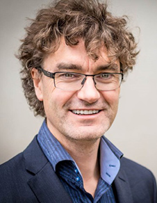 Giles Newton-Howes image