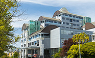 Exterior view of the Otago Business School 1x