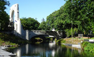 The Bridge of Remembrance taken from the north, looking down the Avon.<br />Photo: Vicky Cameron