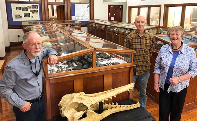 image Paleontology reseachers from left to right, Research Professor Ewan Fordyce, Dr Jeffrey Robinson, and Honorary Associate Professor Daphne Lee, in the Geolo