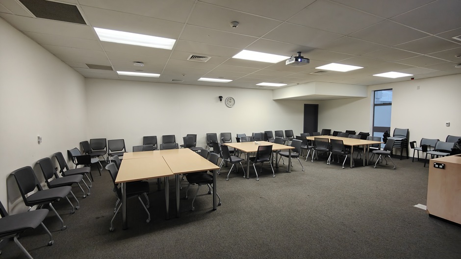 View of 71 Frederick St room 71FRG05 showing tables and chairs in groups
