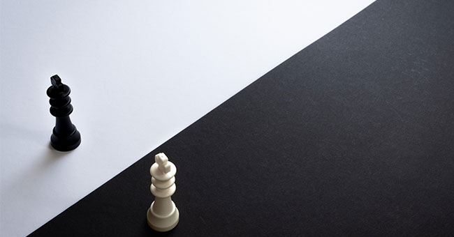Black and white chess pieces thumbnail image
