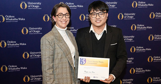 Doctoral-Winner-Pham-van-Hau-with-Kelly-Hocking
