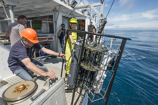 NIWA and Otago University scientists deploying underwater equipment to measure ocean temperature and acidity off the Otago coast
