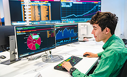 Student using the equipment in the BNZ Bloomberg Lab image