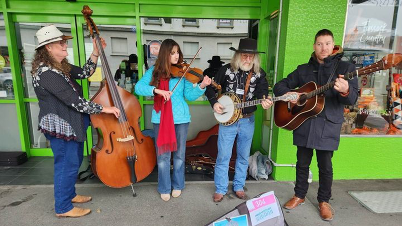Busking - Freeze ya bitz off