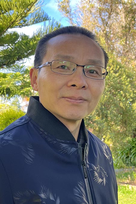 Zhiyi Huang