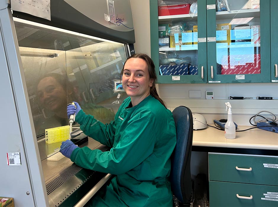 Dr Stephanie Waller working in her lab.