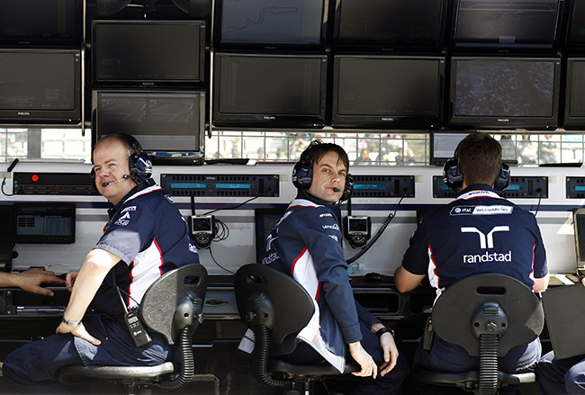 ANews0920 Mark Barnett 2011 Williams F1 Pitwall 650px