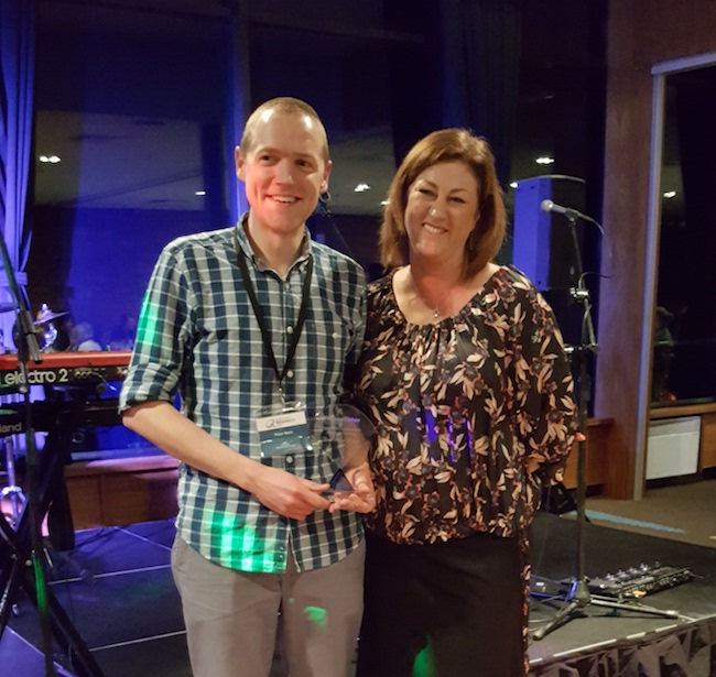 Dr Peter Mace receiving the Thermo Fisher Scientific Award 2018 at the Queenstown Research Week Dinner
