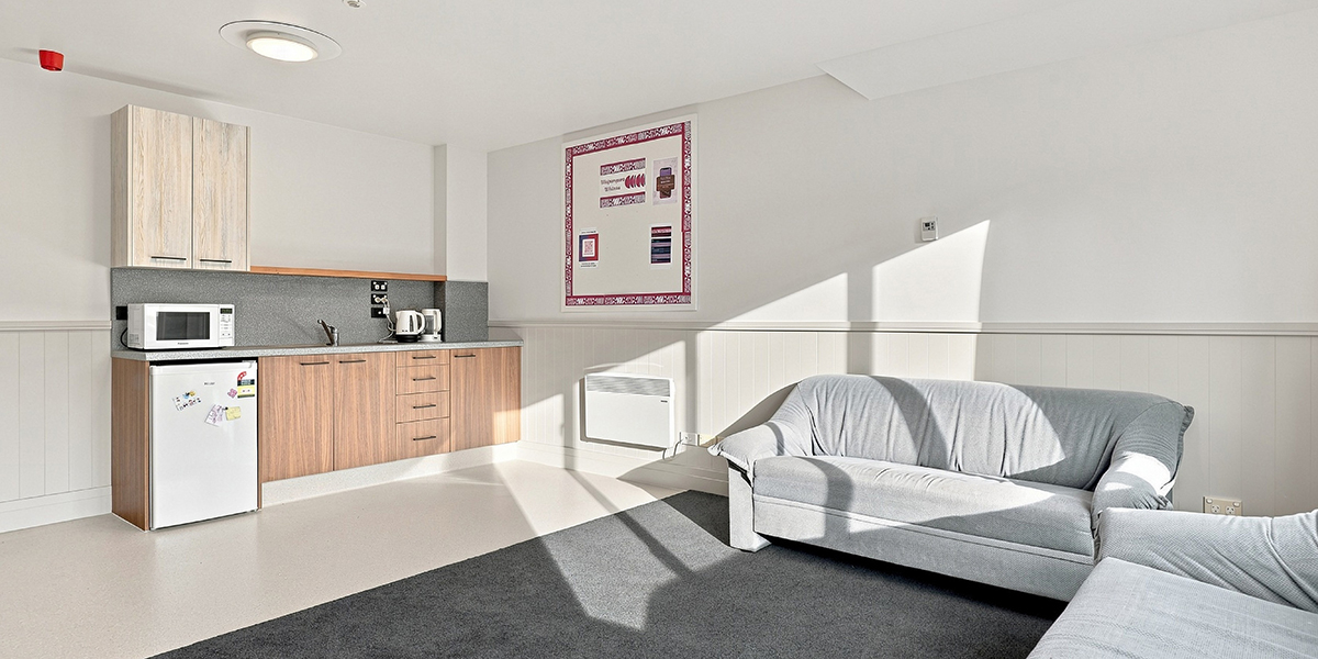 Common room with kitchenette