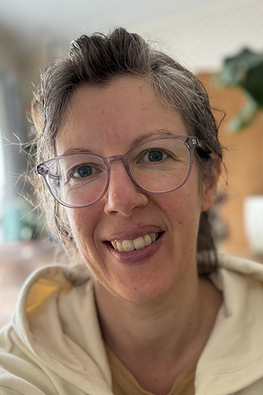 Julia Watkin profile photo.