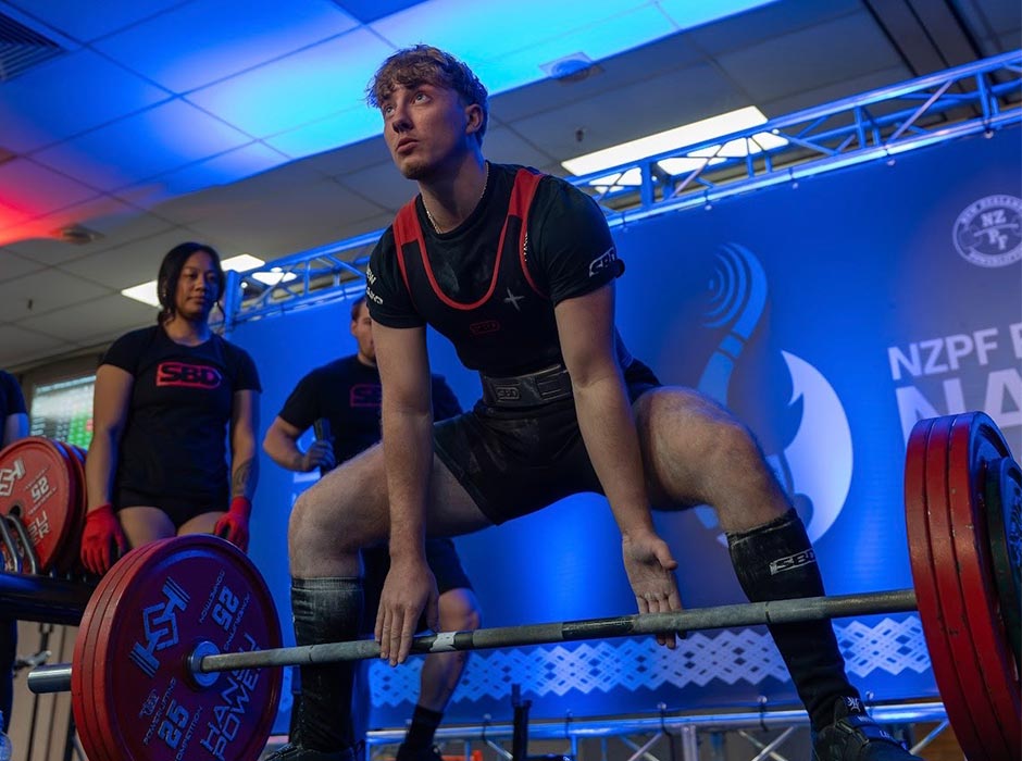 A junior male powerlifter at the New Zealand Nationals