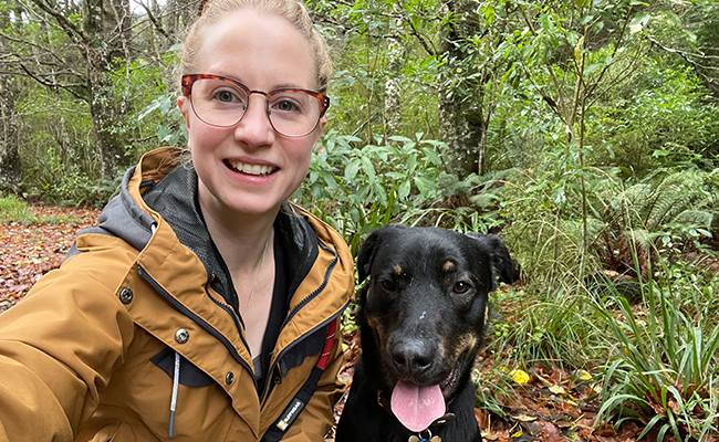 Manon Knapen and dog Parker staff awards image