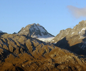 Examining the Dun Mountain Ophiolite Belt in Mt Aspiring National Park. 