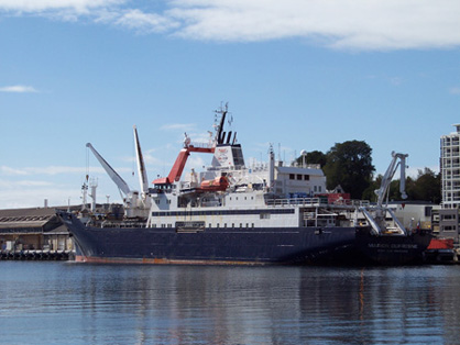 Figure 1: R/V Marion-Dufresne II about to embark on the MD 152/MATACORE -Tectonic and climatic controls on sediment budget- cruise (Hobart, Tasmania – Auckland, NZ) (January 24-February 6, 2006).