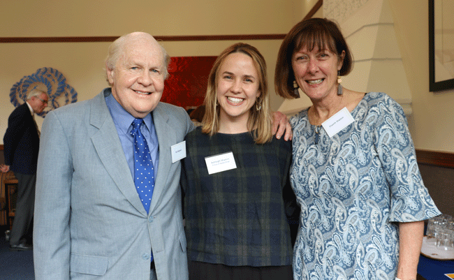 Ashleigh-Shipton-with-her-parents-image