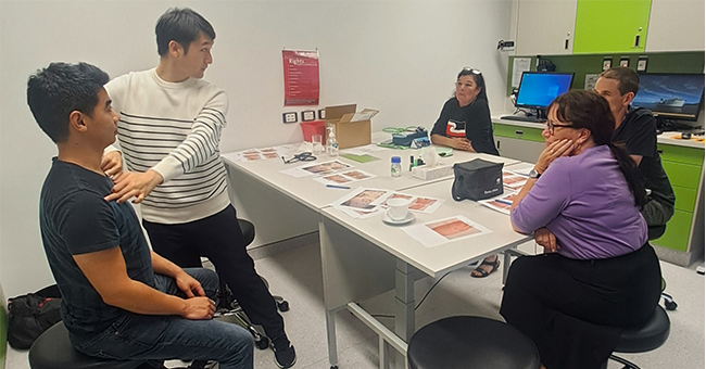 Pharmacists from across New Zealand gatherto learn practical health assessment skills as part of their qualification. 