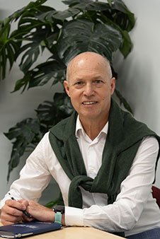 Professor Lutz Beckert