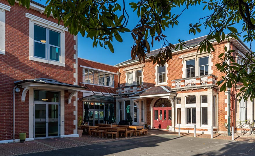 Arana College building exterior image