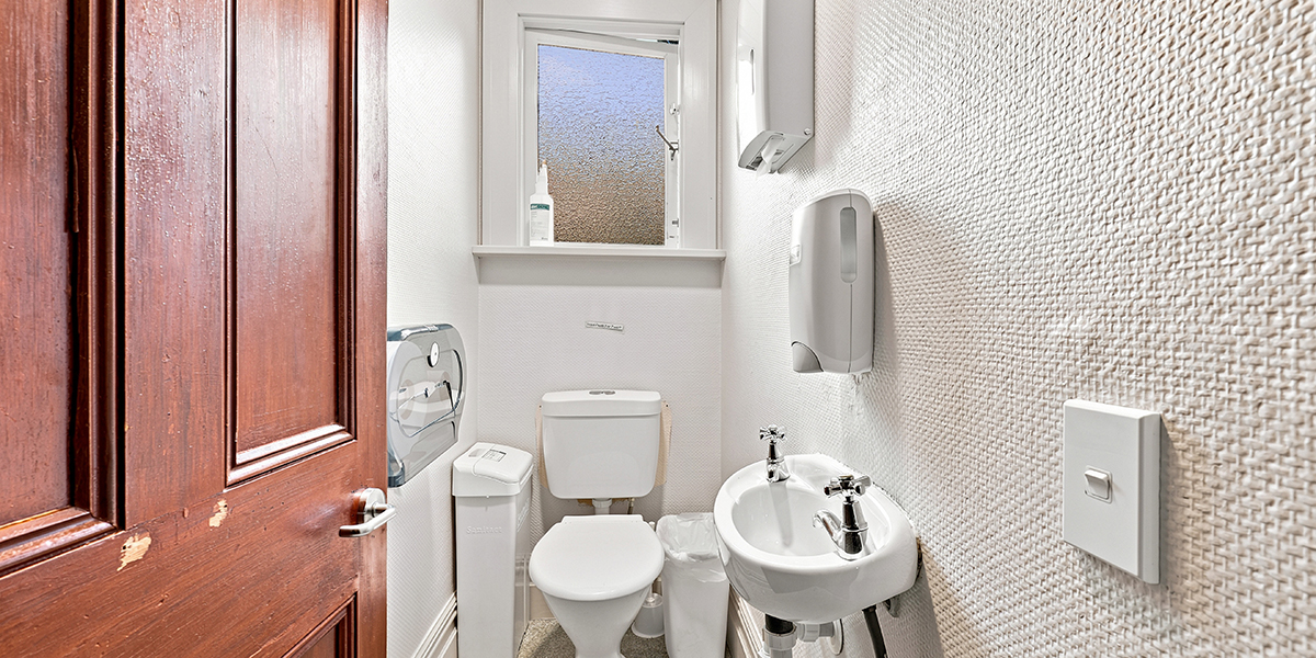 Bathroom cubicle