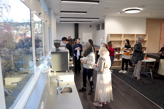 new biochem staffroom_1