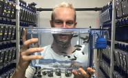 Kaj Kamstra with zebrafish tank 2019_thumb