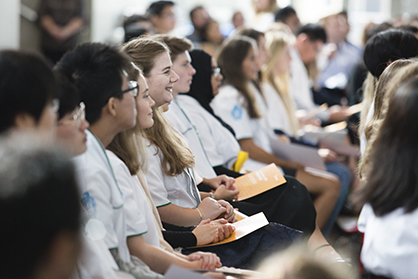Pharmacy students at white coat ceremony 418px copy