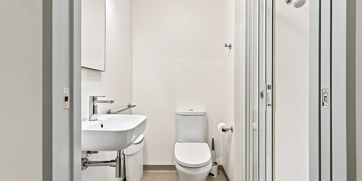 Ensuite bathroom 