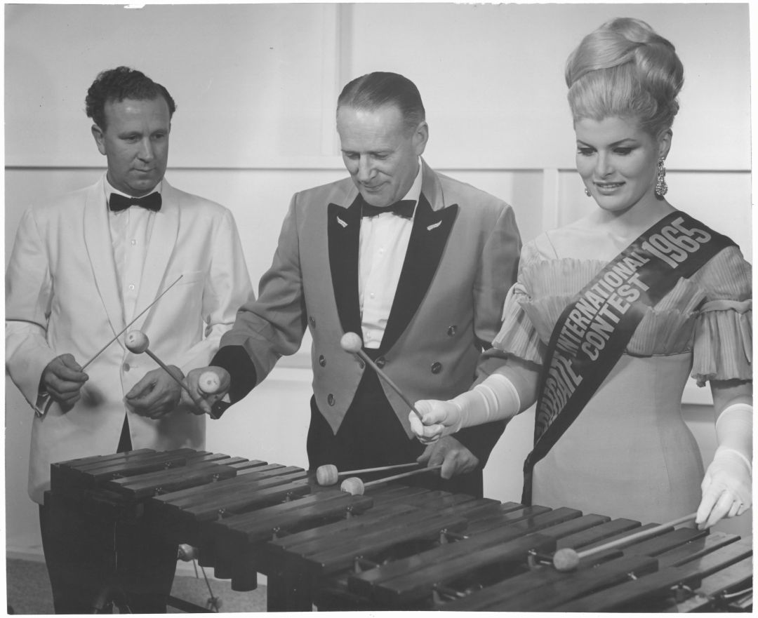Norman Thorn (Roslyn Mills Kaikorai Band), Walter Sinton, and Gay Phelps (Miss New Zealand 1965). Alan Stuart photographer. Margaret and Joan Gardiner papers r.5477
