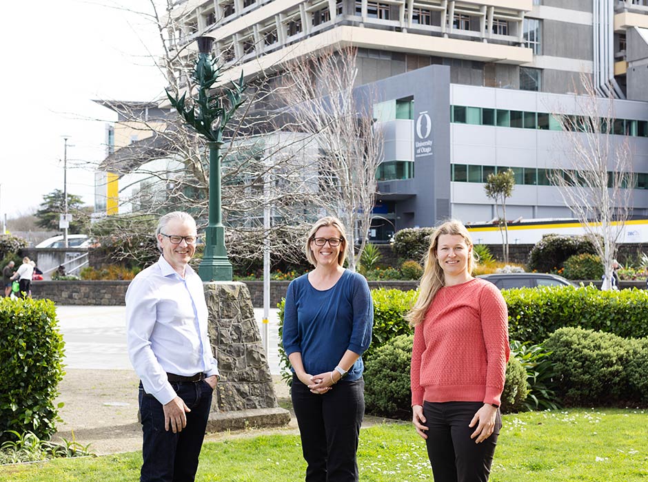 Professor Tony Walls (left), Dr Amy Scott-Thomas (centre) and Katharina Wolf of the University’s Christchurch campus have developed a urine test to allow rapid screening for the Kingella Kingae bacteria – the leading cause of septic arthritis and osteomyelitis in young children.   