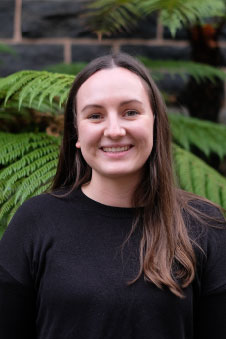 Stephanie Waller headshot 
