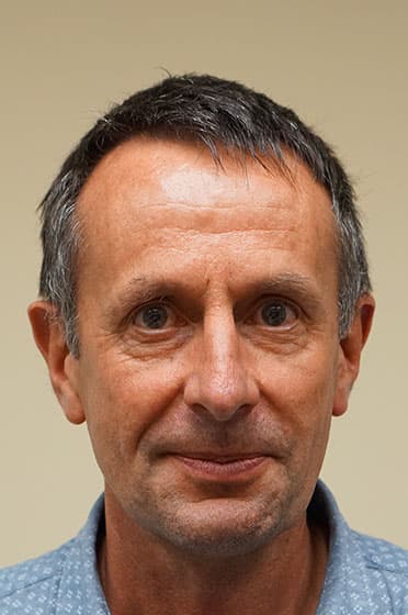 Dr Garry Nixon