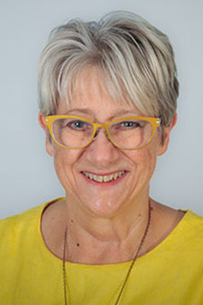 Louise Signal headshot