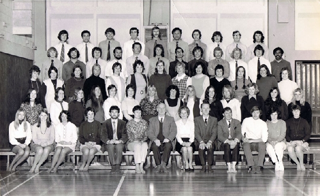1971-OUSPE--class-photo-69ers-3rd-Year