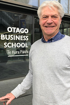 Rob-Aitken-Outside-Otago-Business-School Image
