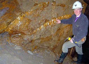 Doug underground in the Ounce Mine, Central Otago, 2004
